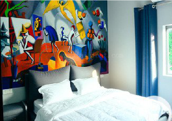  白玉对于酒店的墙体彩绘而言更注重哪些方面？